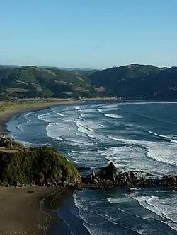 Southward view of the beach of Mehuín