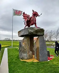 Cromlech monument & Daffodils