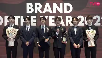 DKZ in September 2022 From L–R: Sehyeon, Kyoungyoon, Jaechan, Jonghyeong, Mingyu, and Giseok.