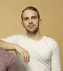 Devin Finzer headshot