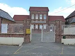 The town hall and school of Dohem