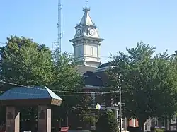 Edwards County Courthouse in Albion