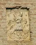 The lower part features the lion gifted by the Queen of Naples.