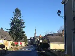The road into Mée, from Saint-Quentin-les-Anges