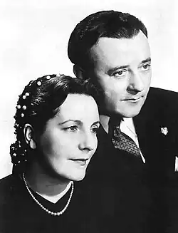 Bartlett and Robertson in 1938
