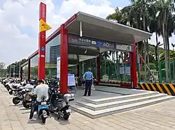 Entrance D