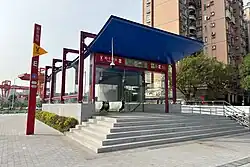 Entrance E