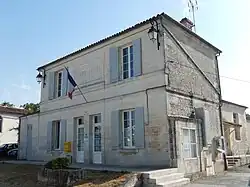 The town hall in Colombiers