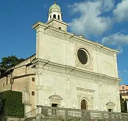 The façade