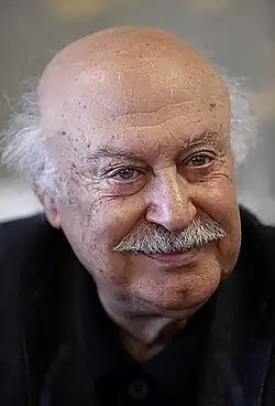 Farhad Fakhreddini at a press conference, Tehran, 23 February 2014