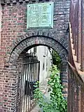 Entrance to Shearith Israel Graveyard. Gallery credit: Oleg Yunakov / CC BY-SA 4.0.