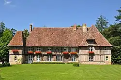 Bellou Manor