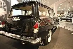 GAZ-22 Volga station wagon/estate rear 3/4 view