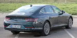 Rear view (pre-facelift)