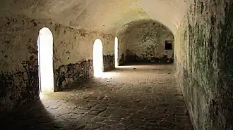 Slave holding cell