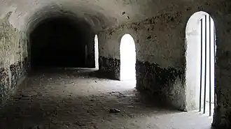 Slave holding cell