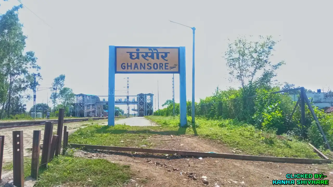 Ghansor railway station nameboard