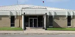 The Giddings Municipal Building is located across from the renovated Lee County Courthouse.