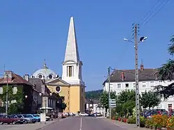 The church and surroundings in Givry