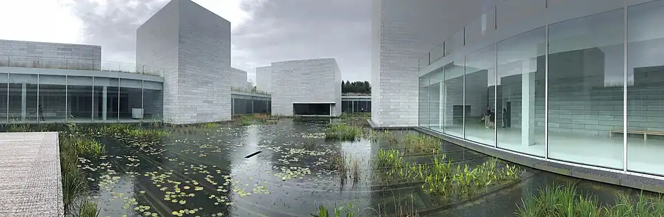 Pavilions interior courtyard (view as a 360° interactive panorama)