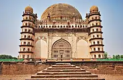 Gol Gumbaz in Bijapur (1656), another example built by a Deccan sultanate[295]