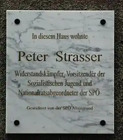 The memorial plaque for Peter Strasser was ceremonially unveiled on July 3, 2012 at the house in Vienna