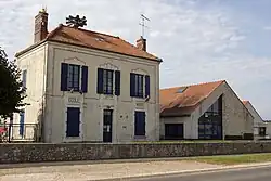 The town hall in Guigneville-sur-Essonne