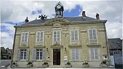 The town hall in Pouillon