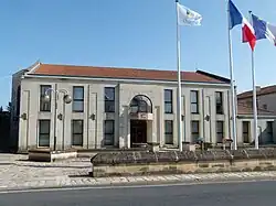 The town hall in Marennes