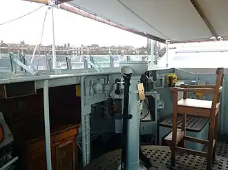 Navigation bridge