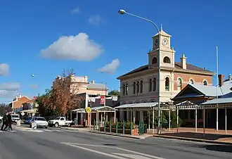 Looking south down Lachlan Street, the main street of Hay
