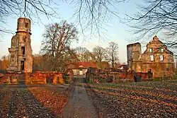 Schlossruine Pansevitz&nbsp;[de] in Kluis