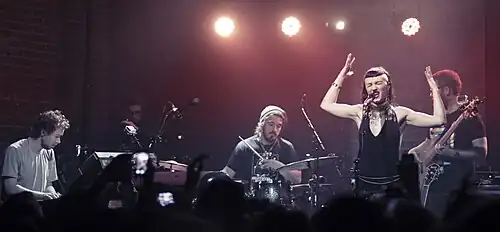 Hiatus Kaiyote performing in 2013