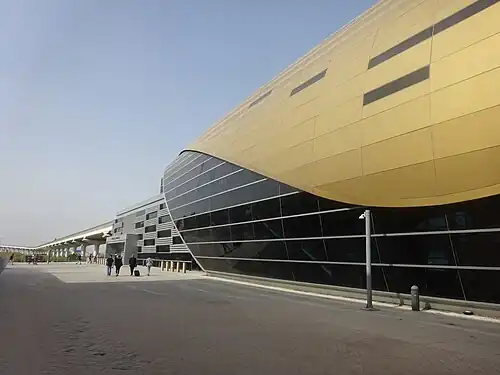 Ibn Battuta metro station looking south