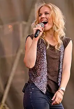 Ilse DeLange (4–5, 13–present)