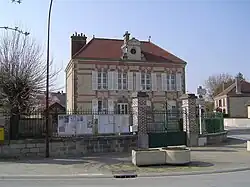 City hall of Isle-Aumont