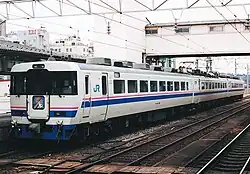 A JR-West Super Raichō KuMoHa 485-200 coach