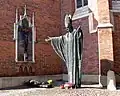 Tarnów, cathedral, monument by Bronisław Chromy, 1981