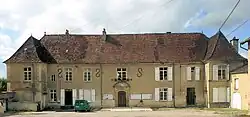 The chateau and town hall in Jasney