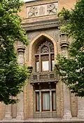 Khakh-e Sahrbani shows combination of elements from Achaemenid and Persian Islamic styles