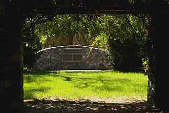 Memorial at Kenwick Pioneer Cemetery