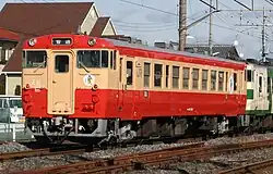 A KiHa 40-1000 series DMU in January 2011