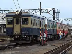 Two JR-West KiHa 52 cars in original JNR two-tone liveries in September 2008