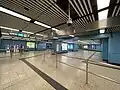 Transfer passageway between the Kwun Tong and East Rail line platforms (2021)