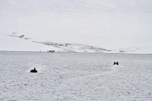 Krenkel Bay, eastern coast of Komsomolets Island (80°40’N, 97°30‘O)