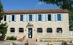 The town hall in Le Montat