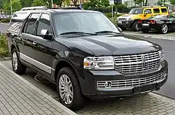 2007–2014 Lincoln Navigator L (LWB model)