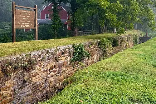 Lock 18, next to the bridge