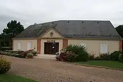 The town hall of Lombron