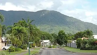 Looking west down Meander Close, Brismead, 2018